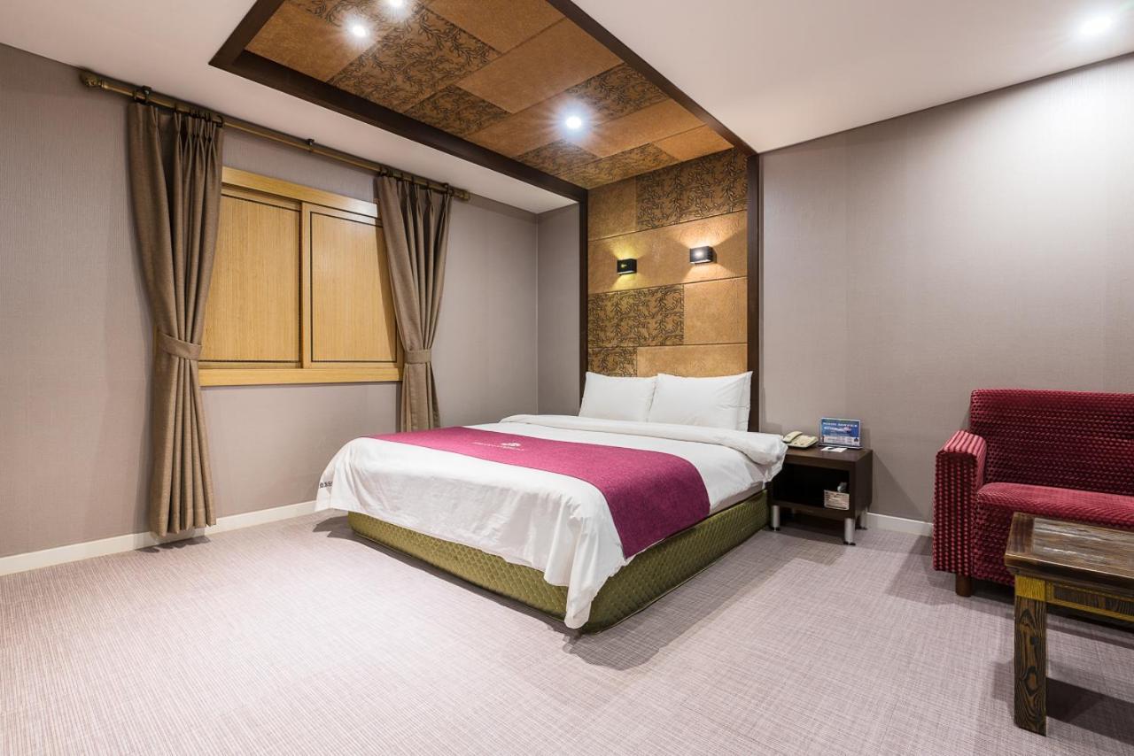 Symphony Hotel Suwon Exterior foto