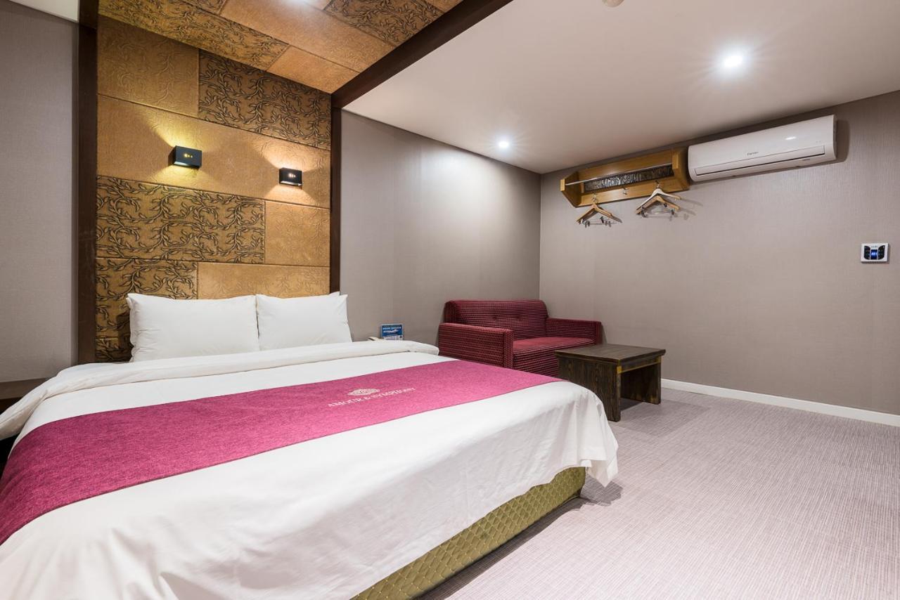 Symphony Hotel Suwon Exterior foto