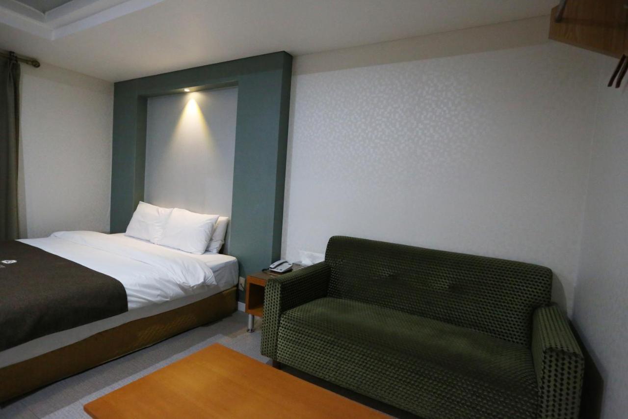 Symphony Hotel Suwon Exterior foto