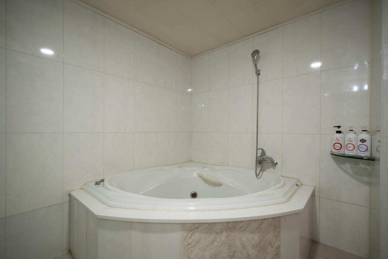Symphony Hotel Suwon Exterior foto