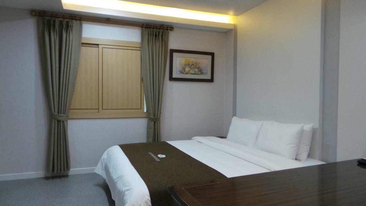 Symphony Hotel Suwon Exterior foto