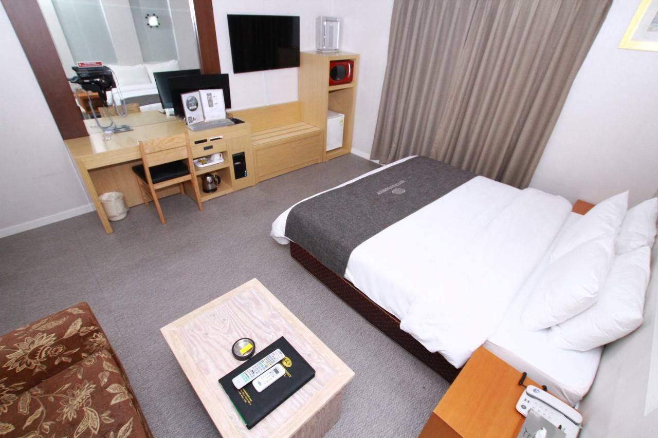 Symphony Hotel Suwon Exterior foto