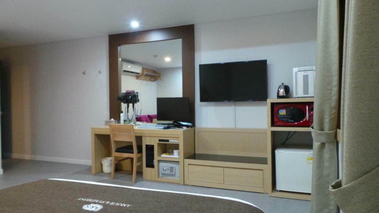 Symphony Hotel Suwon Exterior foto